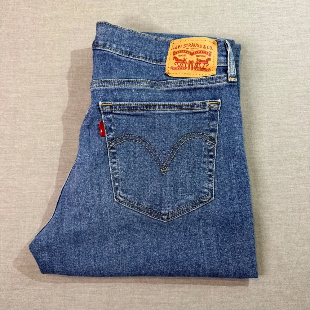 Levi's Boyfriend Jeans Womens 29‎ Blue Good Distressed Ripped Denim 19887-0266